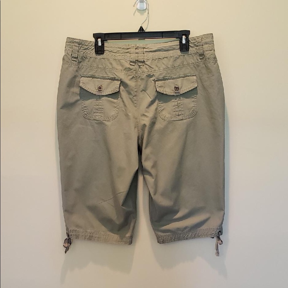 Bandolino BLU Women’s Capris, Size 14 - Picture 2 of 11